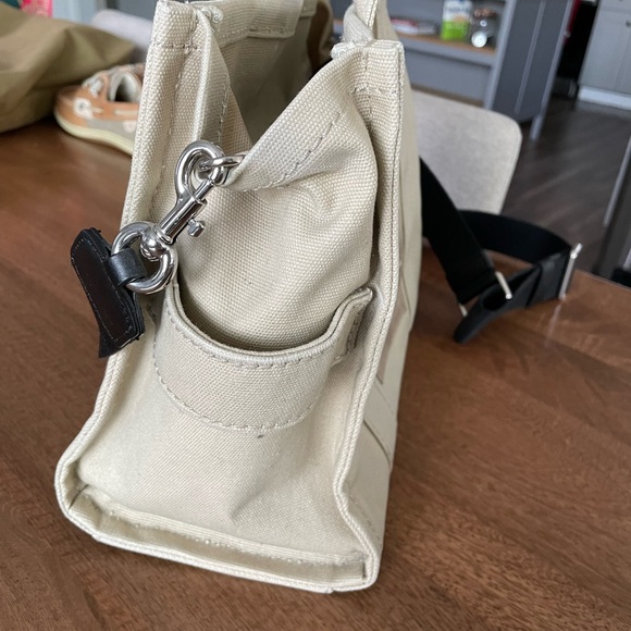 SOLD on Depop - Marc Jacobs Tote Bag 👜 - Picture 9 of 10